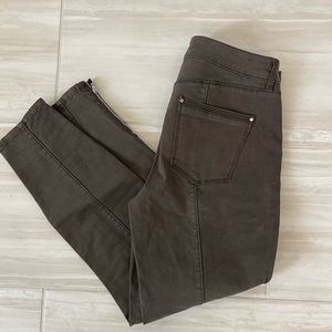 White House Black Market Skinny Crop Pants